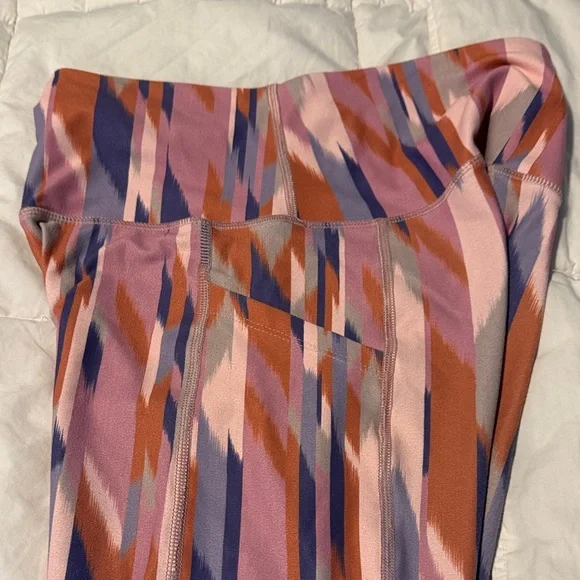 Stylish Pink and Purple Patterned Leggings and Sports Bra - Picture 6 of 7